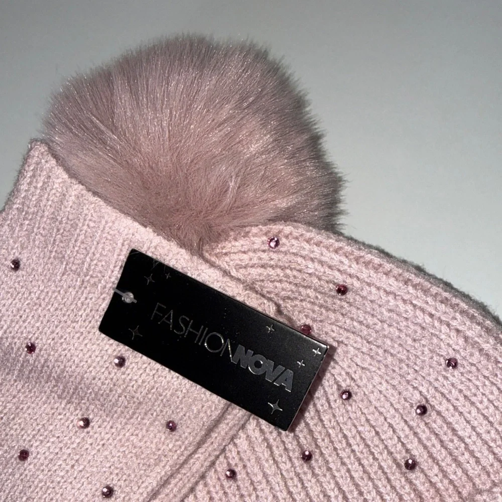 Fashion Nova Blush Knit Beanie and Gloves Set